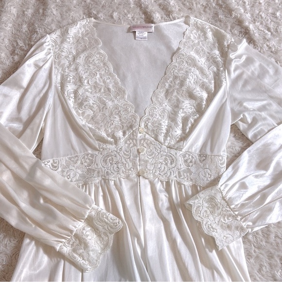 Shadowline Ivory Satin & Lace Button Up Bridal Robe M Medium - Picture 6 of 9